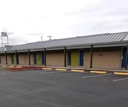 Travelodge By Wyndham Petersburg Exterior foto