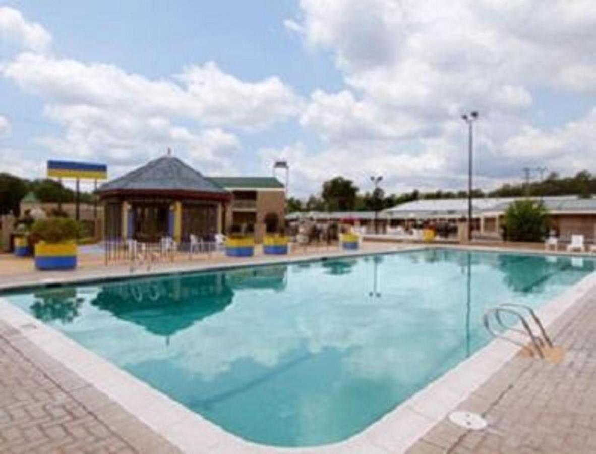 Travelodge By Wyndham Petersburg Exterior foto